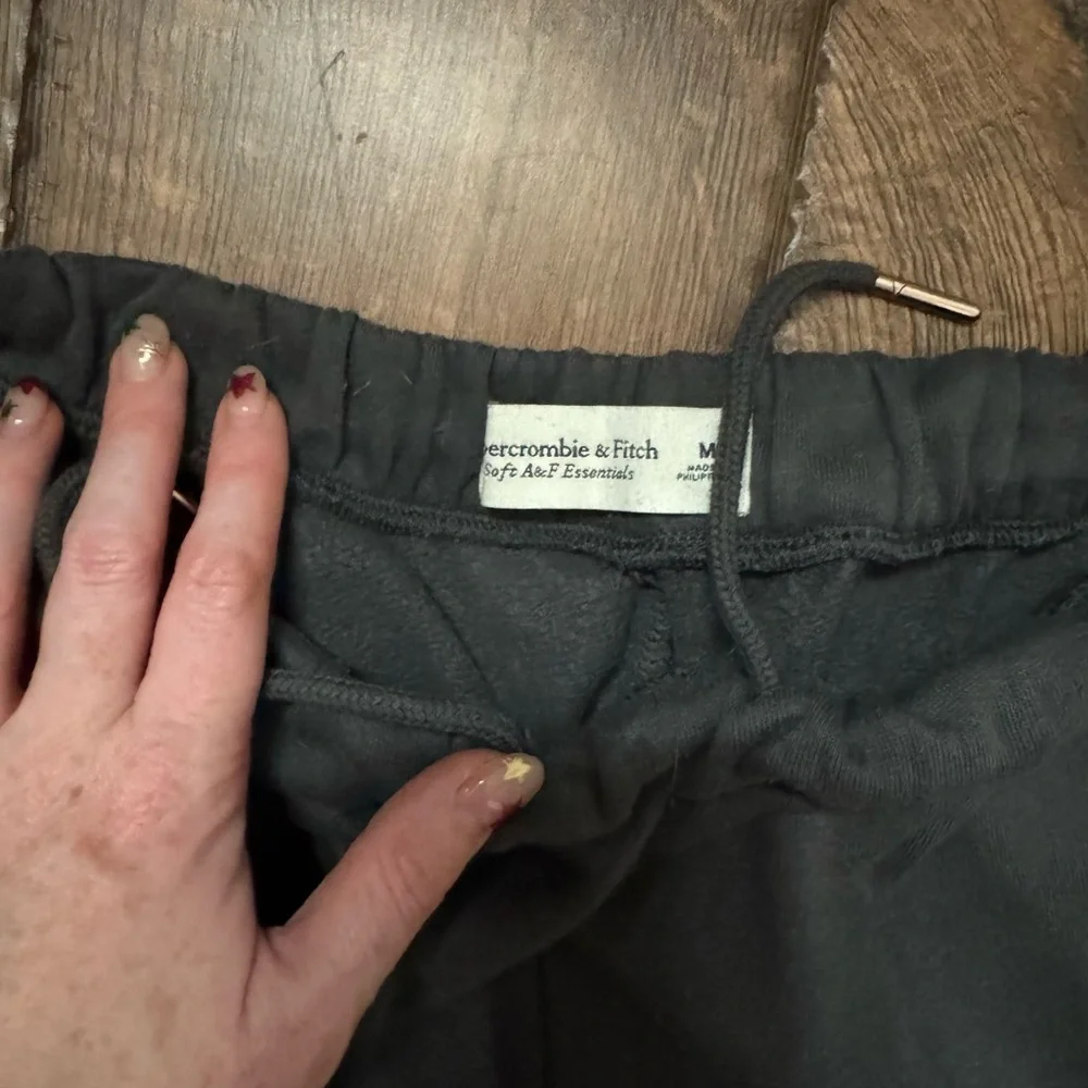 Abercrombie Gray Cargo Sweatpants and Sweatshirt Set - Picture 5 of 7